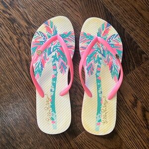 Lilly Pulitzer thongs 🩴👙😎